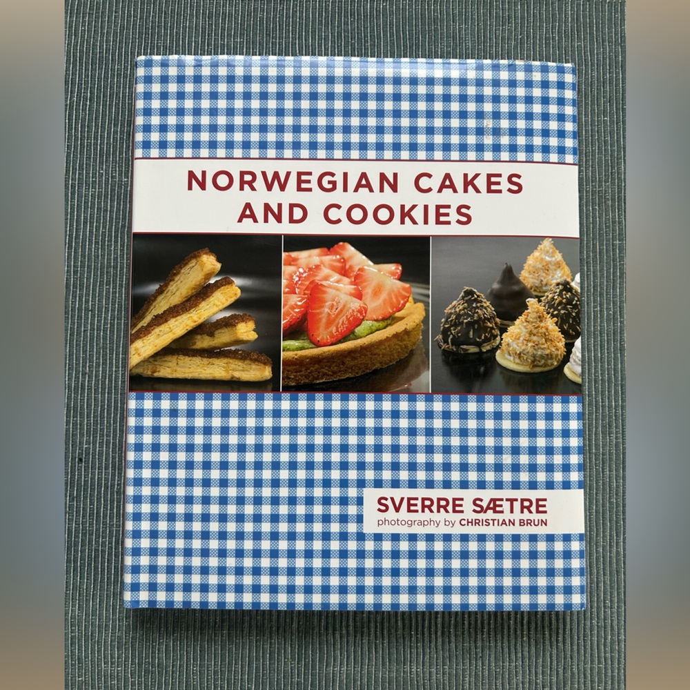 Norwegian Cakes and Cookies Cookbook